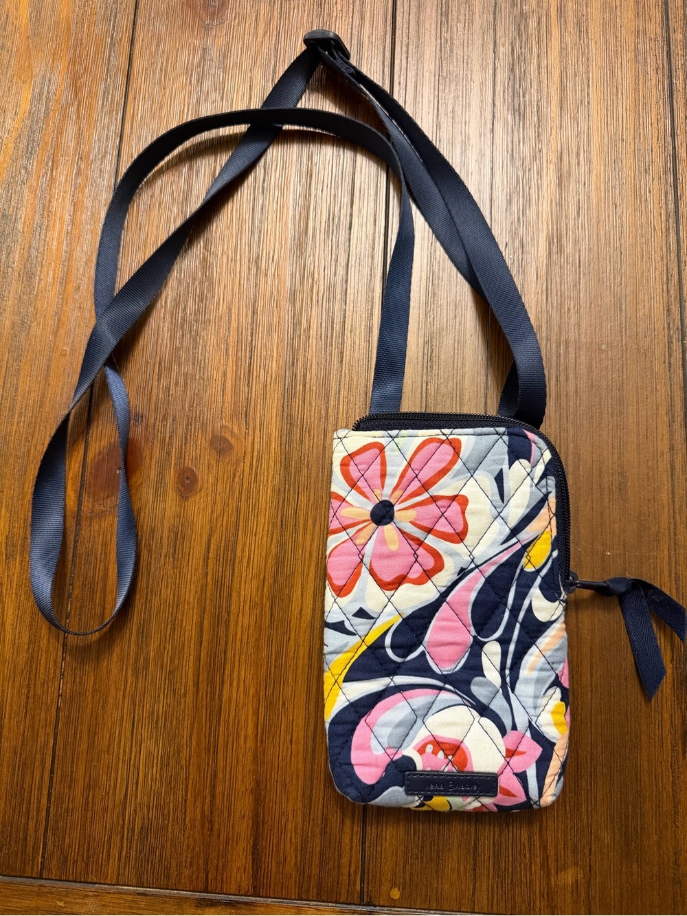 Vera Bradley Mod Paisley QuiltedCrossbody Phone Bag w/ Pink, Navy, Yellow, White